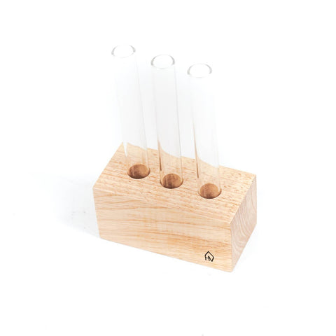 Holz mit kleinen Vasen