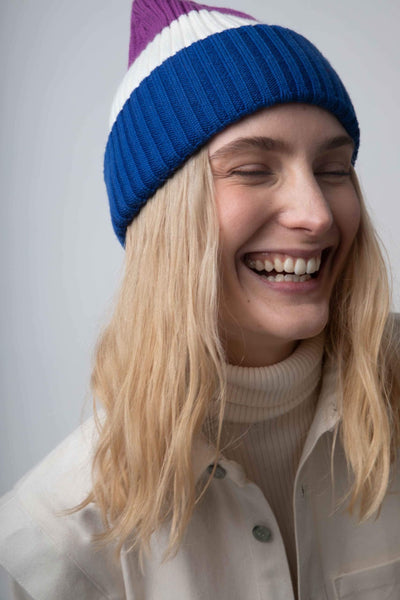 Strickmütze lila blau