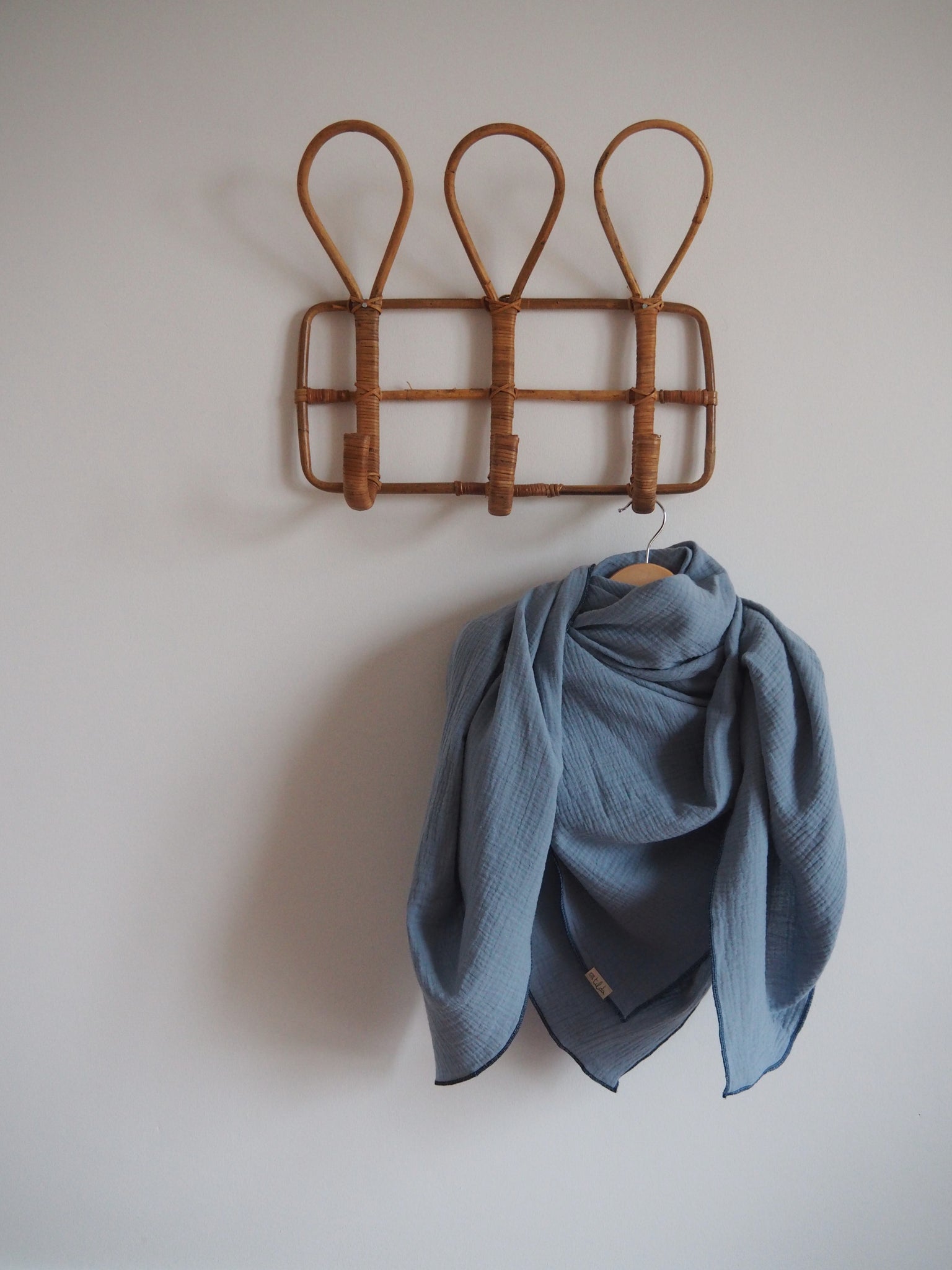 Pastellblau mit Dunkelblau